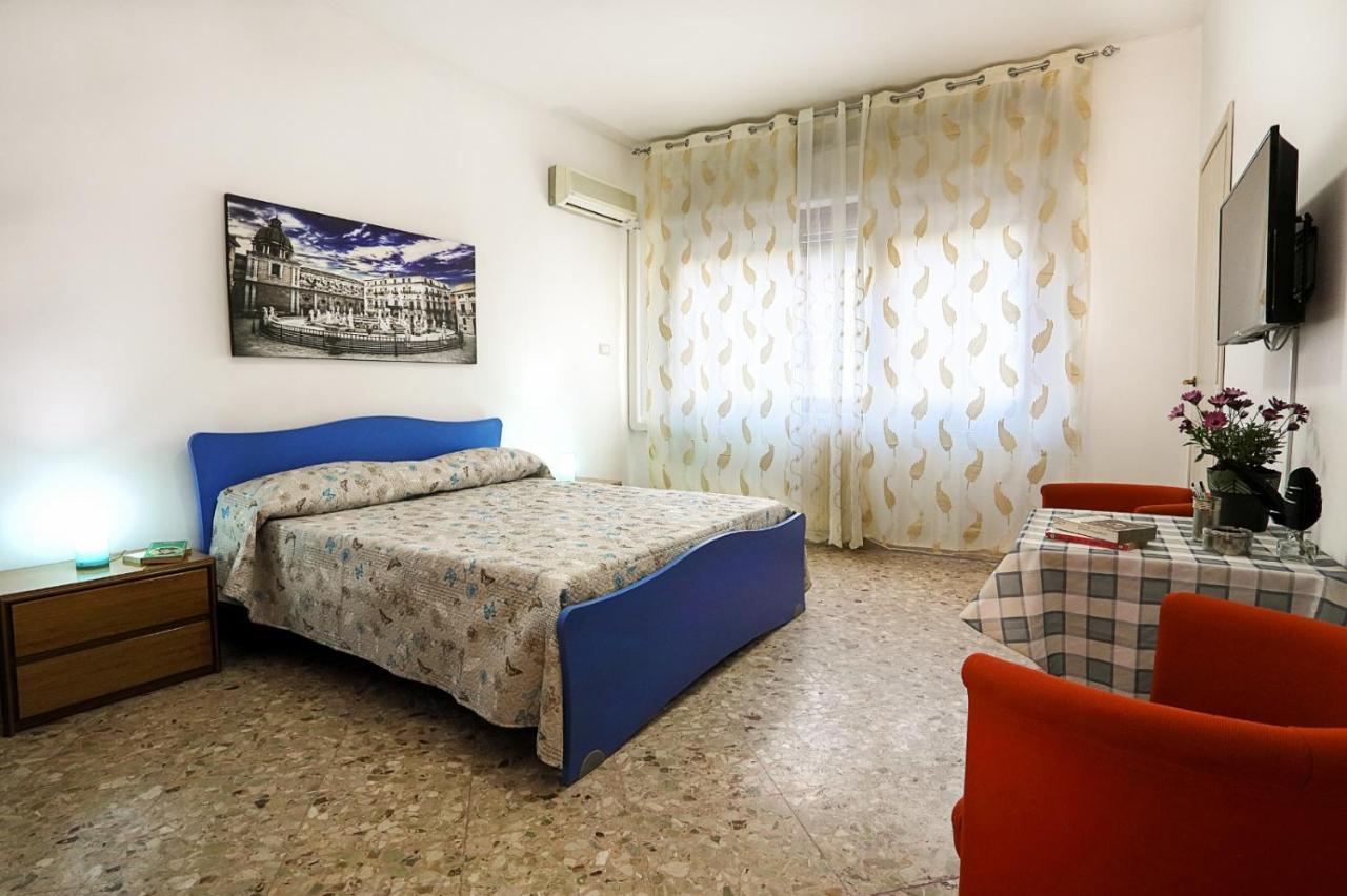 לינה וארוחת בוקר פלרמו A Casa Di Fra' מראה חיצוני תמונה
